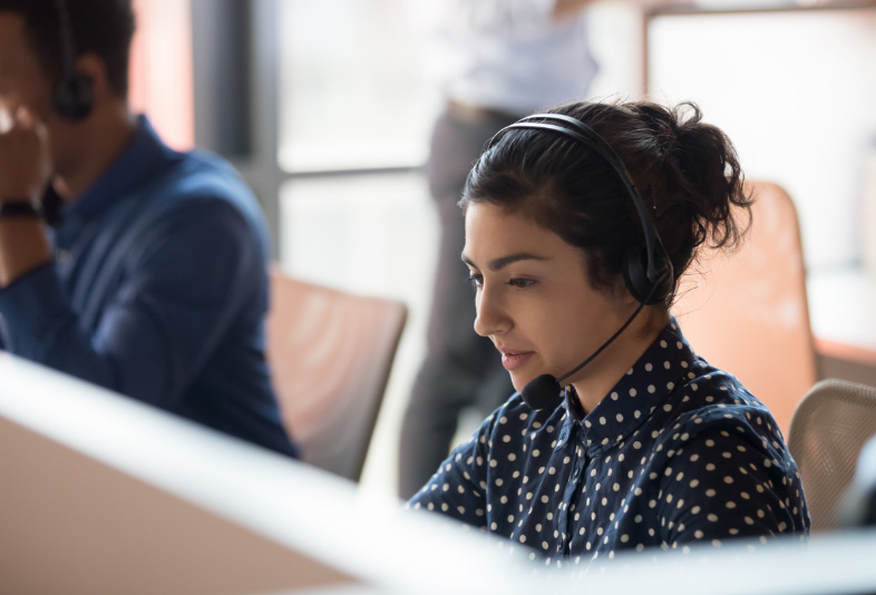 Female customer support Fiixer with a headset